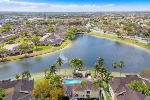 Таунхаус в Хайалиа, Флорида 3 спальни, 103.59м2 № 2035608