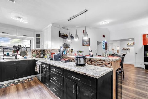 Купить таунхаус в Хайалиа, Флорида 3 спальни, 103.59м2, № 2035608 - фото 19