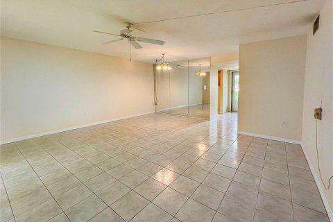 Condominio en alquiler en Sarasota, Florida, 2 dormitorios, 90.77 m2 № 1837300 - foto 3