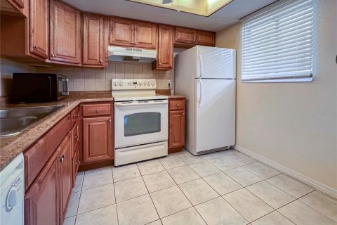 Condominio en alquiler en Sarasota, Florida, 2 dormitorios, 90.77 m2 № 1837300 - foto 5