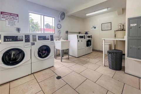 Condominio en alquiler en Sarasota, Florida, 2 dormitorios, 90.77 m2 № 1837300 - foto 18