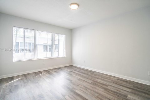 Снять в аренду квартиру в Майами-Бич, Флорида 1 спальня, 74.32м2, № 2003650 - фото 14