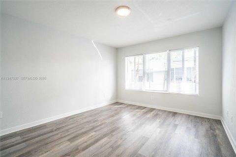 Снять в аренду квартиру в Майами-Бич, Флорида 1 спальня, 74.32м2, № 2003650 - фото 11