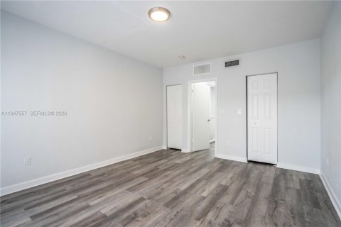 Снять в аренду квартиру в Майами-Бич, Флорида 1 спальня, 74.32м2, № 2003650 - фото 13