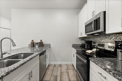 Adosado en venta en Kissimmee, Florida, 5 dormitorios, 201.41 m2 № 2239864 - foto 15