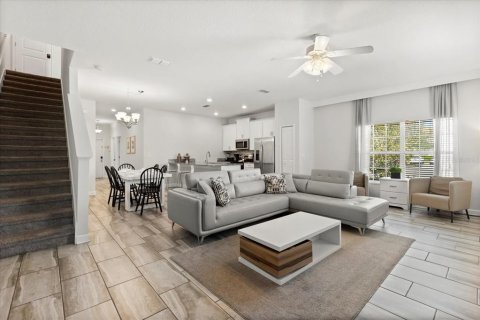 Adosado en venta en Kissimmee, Florida, 5 dormitorios, 201.41 m2 № 2239864 - foto 5