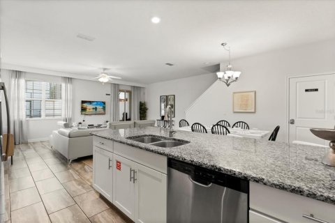 Adosado en venta en Kissimmee, Florida, 5 dormitorios, 201.41 m2 № 2239864 - foto 14