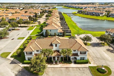 Adosado en venta en Kissimmee, Florida, 5 dormitorios, 201.41 m2 № 2239864 - foto 2