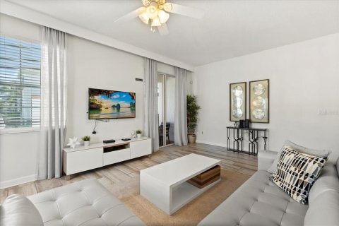 Adosado en venta en Kissimmee, Florida, 5 dormitorios, 201.41 m2 № 2239864 - foto 16