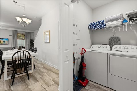 Adosado en venta en Kissimmee, Florida, 5 dormitorios, 201.41 m2 № 2239864 - foto 10
