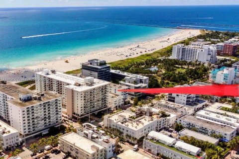 Condominio en Miami Beach, Florida, 1 dormitorio  № 2019132