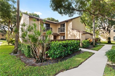 Townhouse in Coconut Creek, Florida 2 bedrooms, 109.81 sq.m. № 954541 - photo 1