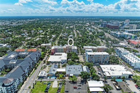 House in Sarasota, Florida 3 bedrooms, 149.2 sq.m. № 1870749 - photo 1