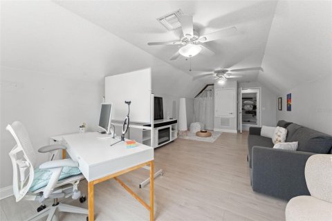House in Orlando, Florida 4 bedrooms, 223.24 sq.m. № 2396247 - photo 27