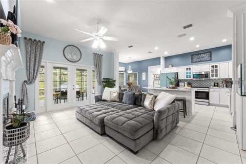 House in Orlando, Florida 4 bedrooms, 223.24 sq.m. № 2396247 - photo 14
