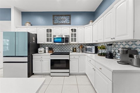 House in Orlando, Florida 4 bedrooms, 223.24 sq.m. № 2396247 - photo 8