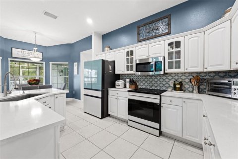 House in Orlando, Florida 4 bedrooms, 223.24 sq.m. № 2396247 - photo 9