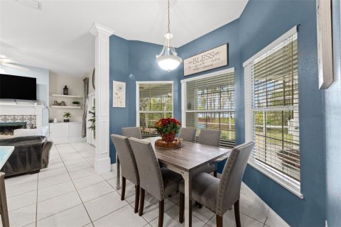 House in Orlando, Florida 4 bedrooms, 223.24 sq.m. № 2396247 - photo 12