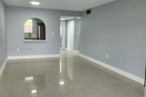 Condominio en venta en Sunrise, Florida, 1 dormitorio, 59.46 m2 № 2270833 - foto 6