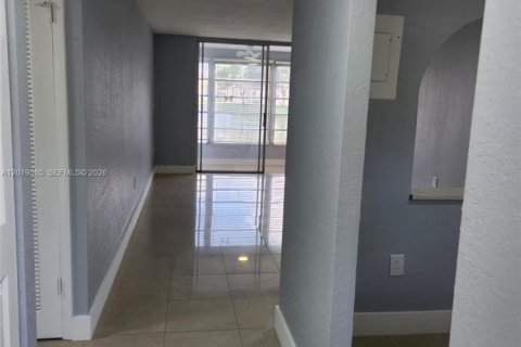 Condominio en venta en Sunrise, Florida, 1 dormitorio, 59.46 m2 № 2270833 - foto 5