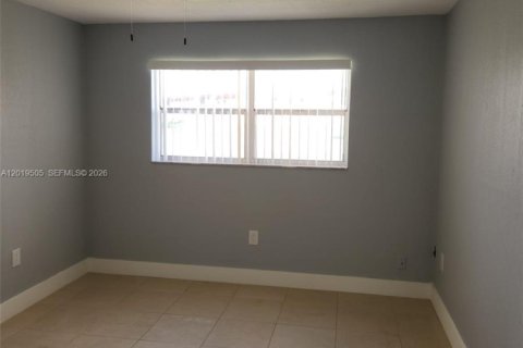 Condominio en venta en Sunrise, Florida, 1 dormitorio, 59.46 m2 № 2270833 - foto 12