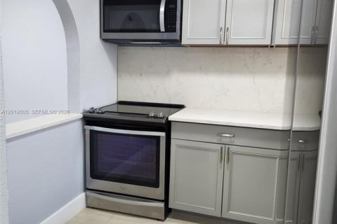 Condominio en venta en Sunrise, Florida, 1 dormitorio, 59.46 m2 № 2270833 - foto 4