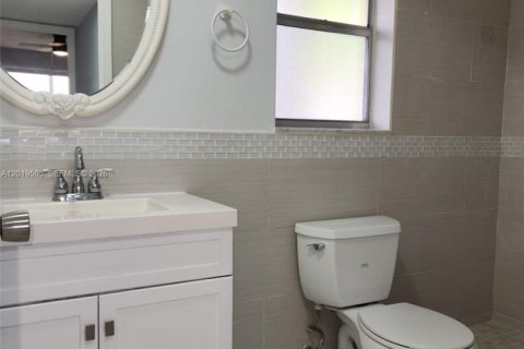 Condominio en venta en Sunrise, Florida, 1 dormitorio, 59.46 m2 № 2270833 - foto 8