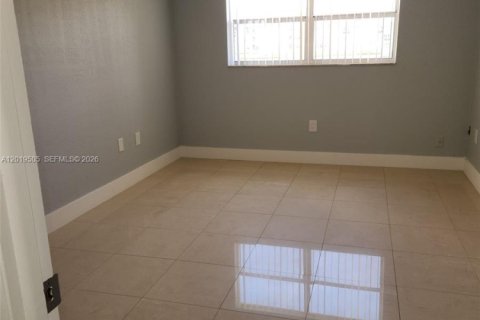 Condominio en venta en Sunrise, Florida, 1 dormitorio, 59.46 m2 № 2270833 - foto 14