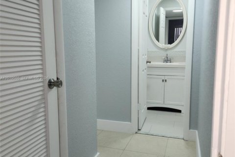 Condominio en venta en Sunrise, Florida, 1 dormitorio, 59.46 m2 № 2270833 - foto 10