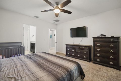 House in Winter Haven, Florida 4 bedrooms, 170.94 sq.m. № 2152013 - photo 18