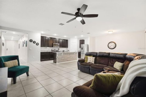 House in Winter Haven, Florida 4 bedrooms, 170.94 sq.m. № 2152013 - photo 7