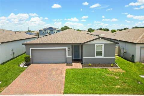 House in Winter Haven, Florida 4 bedrooms, 170.94 sq.m. № 2152013