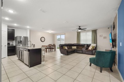 House in Winter Haven, Florida 4 bedrooms, 170.94 sq.m. № 2152013 - photo 8