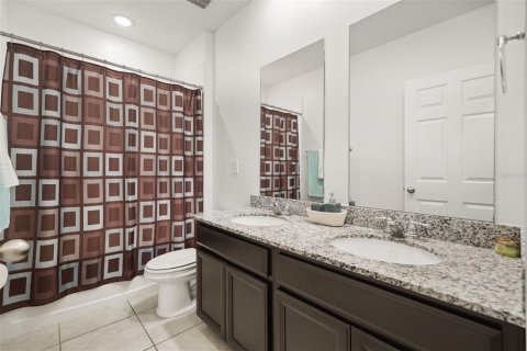 House in Winter Haven, Florida 4 bedrooms, 170.94 sq.m. № 2152013 - photo 27