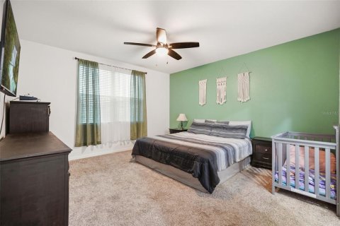 House in Winter Haven, Florida 4 bedrooms, 170.94 sq.m. № 2152013 - photo 15