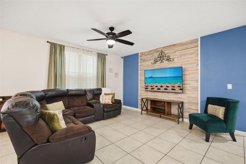 House in Winter Haven, Florida 4 bedrooms, 170.94 sq.m. № 2152013 - photo 5