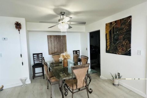 Condominio en alquiler en North Miami, Florida, 2 dormitorios, 101.82 m2 № 2394739 - foto 8