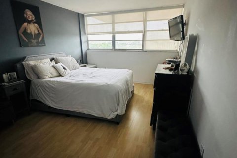 Condominio en alquiler en North Miami, Florida, 2 dormitorios, 101.82 m2 № 2394739 - foto 18