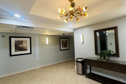 Condominio en alquiler en North Miami, Florida, 2 dormitorios, 101.82 m2 № 2394739 - foto 6