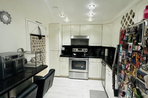Condominio en alquiler en North Miami, Florida, 2 dormitorios, 101.82 m2 № 2394739 - foto 14