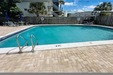Condominio en alquiler en North Miami, Florida, 2 dormitorios, 101.82 m2 № 2394739 - foto 5