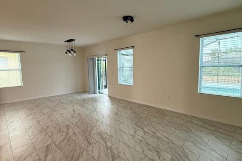 Casa en alquiler en Haines City, Florida, 4 dormitorios, 165.37 m2 № 1907853 - foto 12