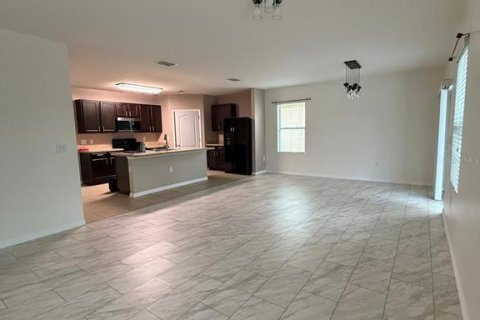 Casa en alquiler en Haines City, Florida, 4 dormitorios, 165.37 m2 № 1907853 - foto 13