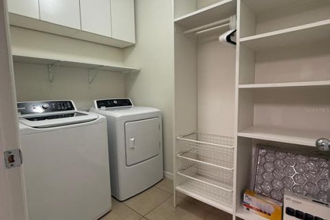 Casa en alquiler en Haines City, Florida, 4 dormitorios, 165.37 m2 № 1907853 - foto 14