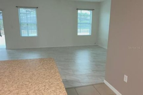 Casa en alquiler en Haines City, Florida, 4 dormitorios, 165.37 m2 № 1907853 - foto 4