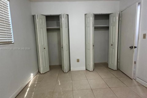 House in Miami, Florida 3 bedrooms, 98.1 sq.m. № 2390705 - photo 6