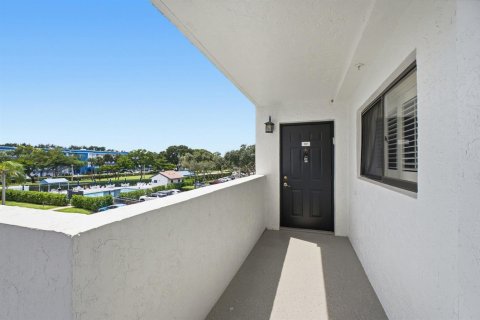 Condo in Lake Worth, Florida, 2 bedrooms  № 2399940 - photo 2