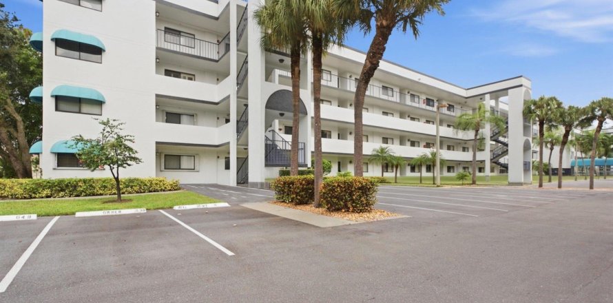Condo in Lake Worth, Florida, 2 bedrooms  № 2399940