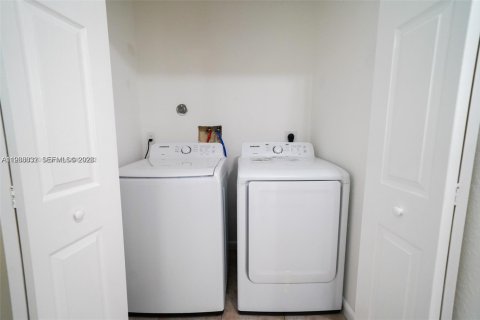 Villa ou maison à louer à Miami, Floride: 3 chambres, 116.13 m2 № 1995803 - photo 22