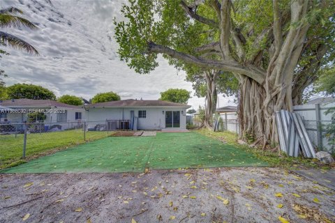 Villa ou maison à louer à Miami, Floride: 3 chambres, 116.13 m2 № 1995803 - photo 6